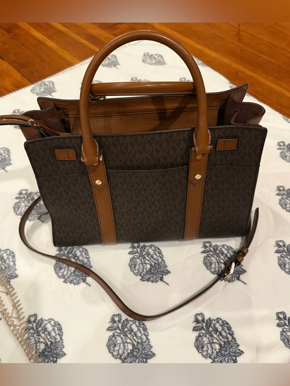 Michael Kors Nouveau Hamilton Large Satchel & Jet Set Wristlet Set